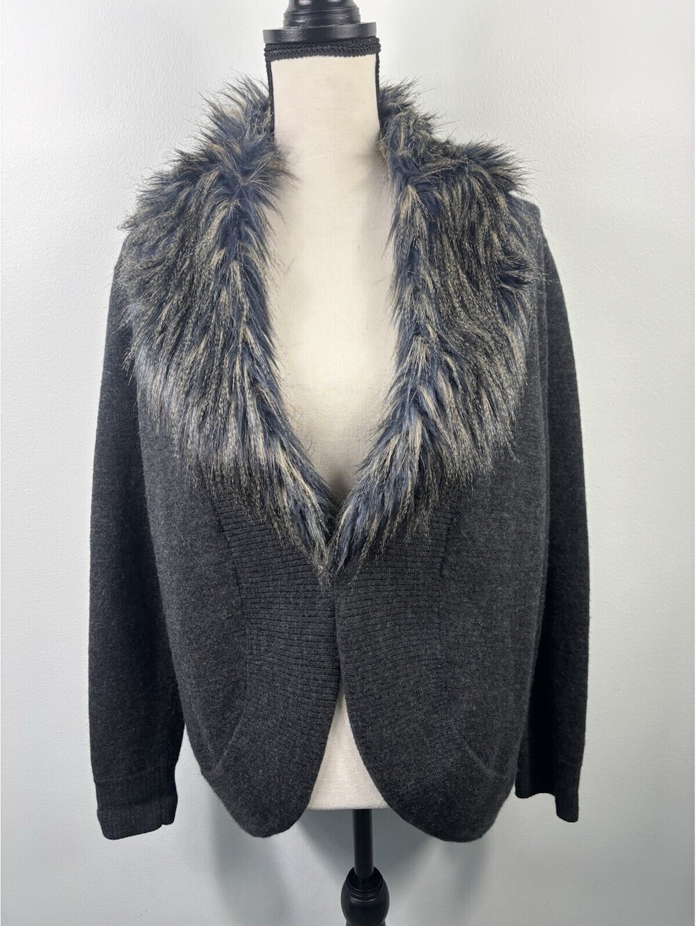 Chico's Elsie 100% Wool Grey Cardigan with Faux Fur Shawl Collar Sz L Open Front